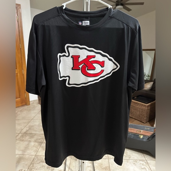 NFL Other - NFL Kansas City Chiefs Black Athletic Short Sleeve Shirt Unisex Size Medium
